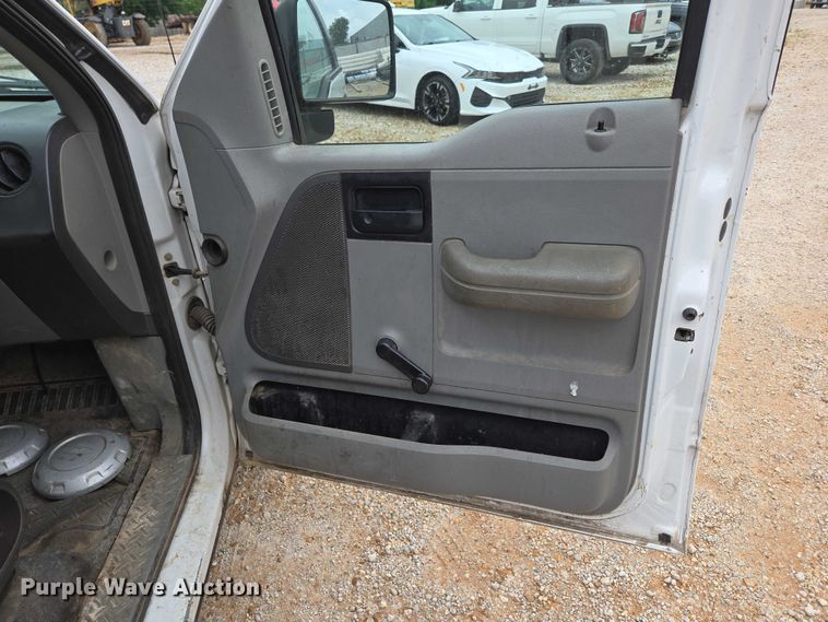 image for item ED2041 2007 Ford F150 pickup truck