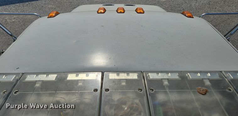 image for item ED2056 1995 GMC TopKick rollback truck