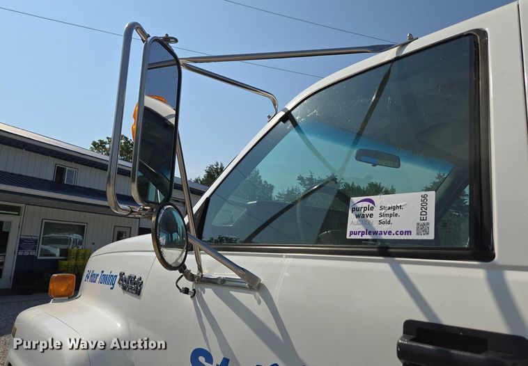 image for item ED2056 1995 GMC TopKick rollback truck