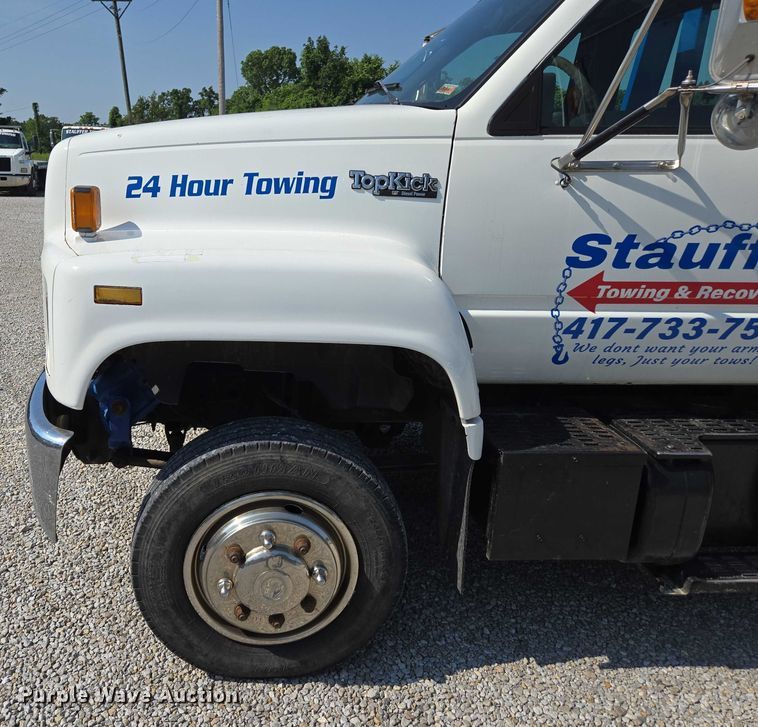 image for item ED2056 1995 GMC TopKick rollback truck