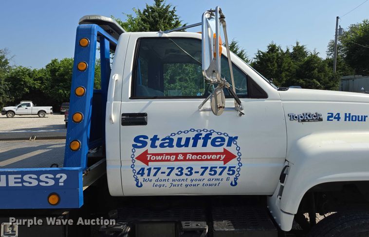 image for item ED2056 1995 GMC TopKick rollback truck