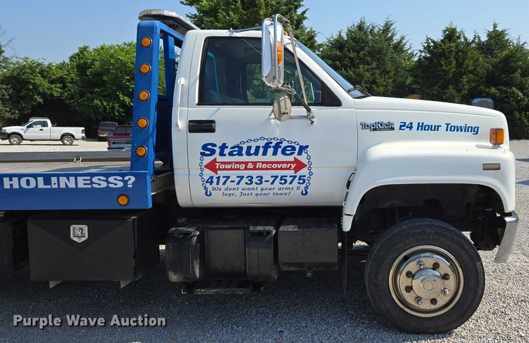 image for item ED2056 1995 GMC TopKick rollback truck