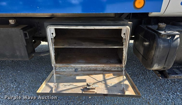 image for item ED2056 1995 GMC TopKick rollback truck