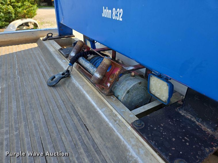 image for item ED2056 1995 GMC TopKick rollback truck