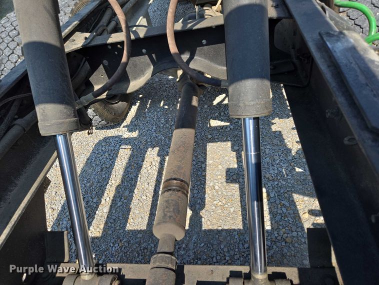 image for item ED2056 1995 GMC TopKick rollback truck