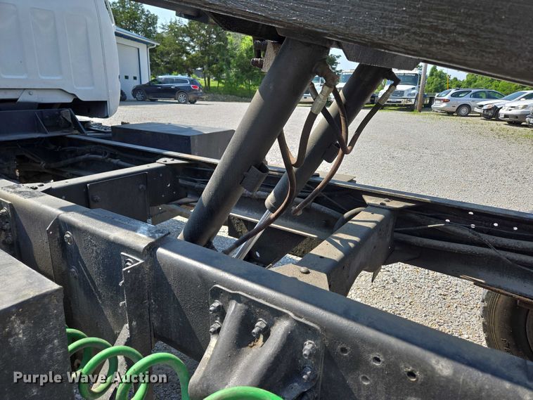 image for item ED2056 1995 GMC TopKick rollback truck