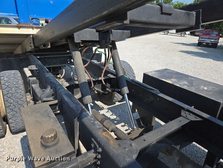 image for item ED2056 1995 GMC TopKick rollback truck