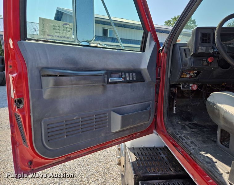 image for item ED2056 1995 GMC TopKick rollback truck