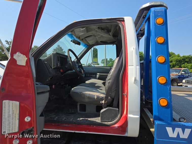 image for item ED2056 1995 GMC TopKick rollback truck