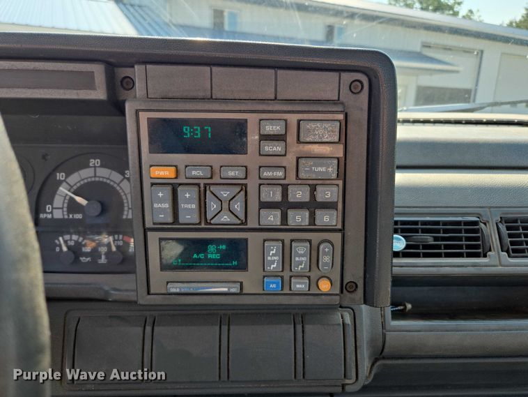 image for item ED2056 1995 GMC TopKick rollback truck