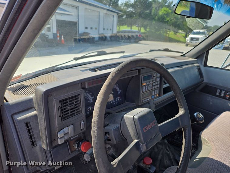 image for item ED2056 1995 GMC TopKick rollback truck