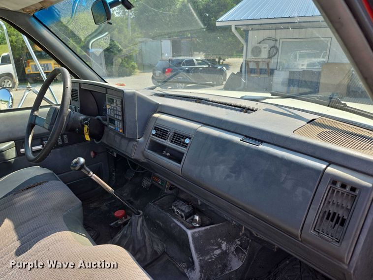 image for item ED2056 1995 GMC TopKick rollback truck