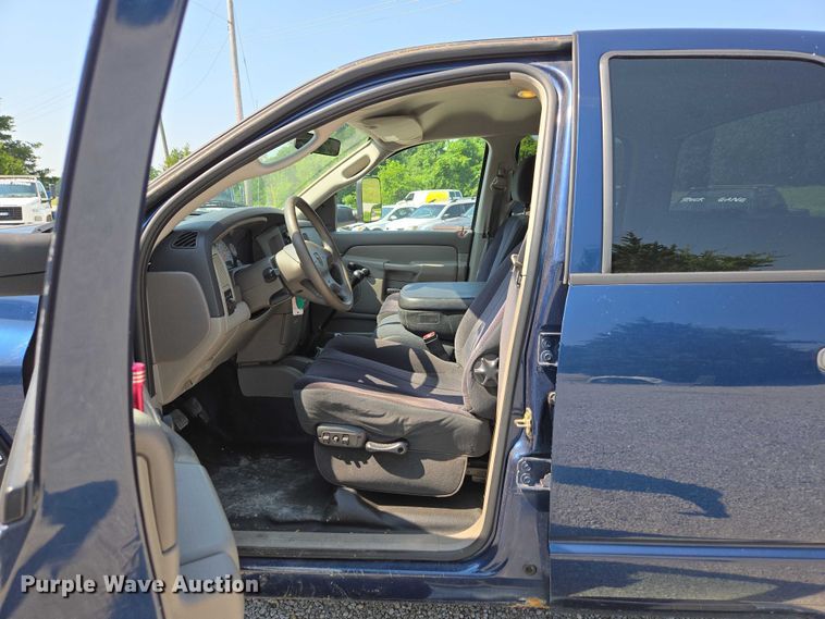 image for item ED2058 2003 Dodge Ram 1500 Quad Cab pickup truck