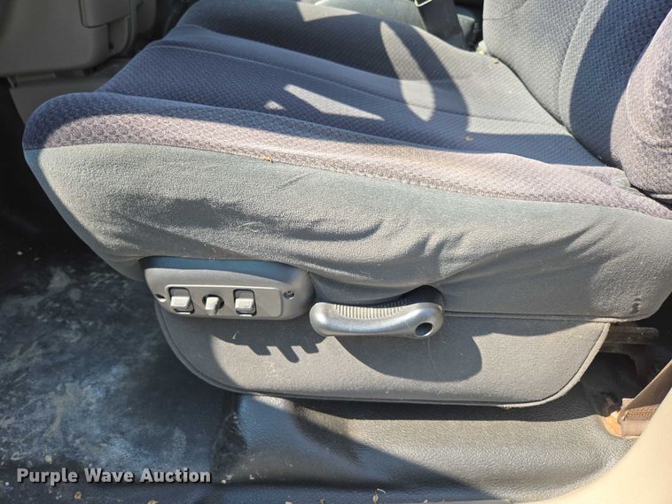 image for item ED2058 2003 Dodge Ram 1500 Quad Cab pickup truck