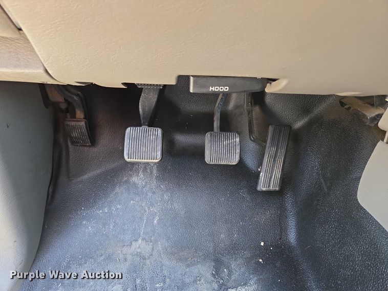 image for item ED2058 2003 Dodge Ram 1500 Quad Cab pickup truck