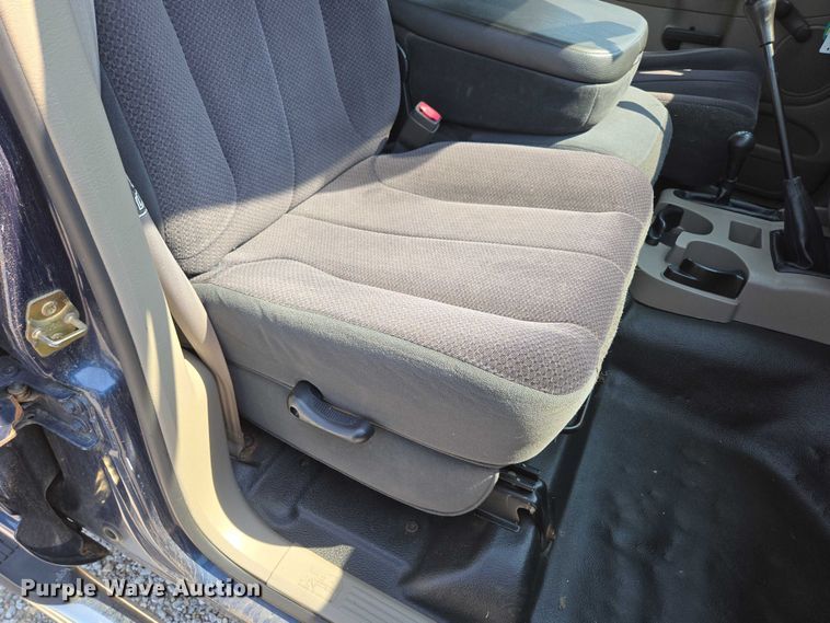 image for item ED2058 2003 Dodge Ram 1500 Quad Cab pickup truck