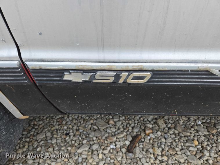image for item ED2059 1991 Chevrolet S10 pickup truck
