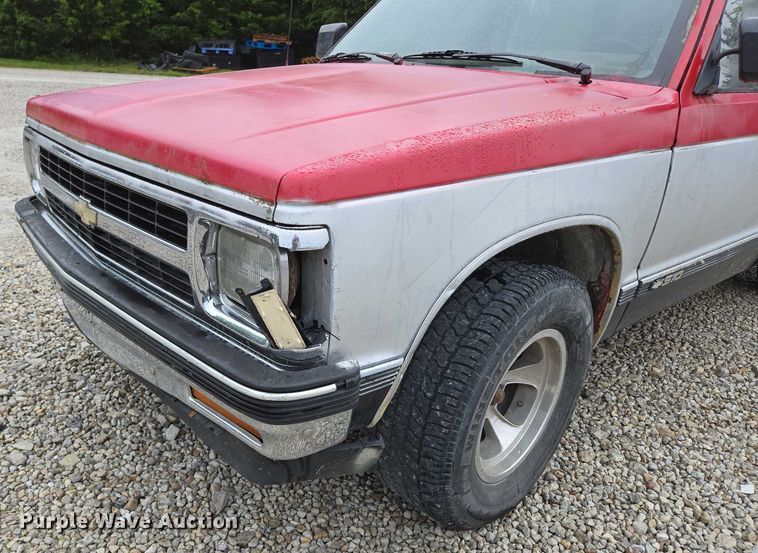 image for item ED2059 1991 Chevrolet S10 pickup truck
