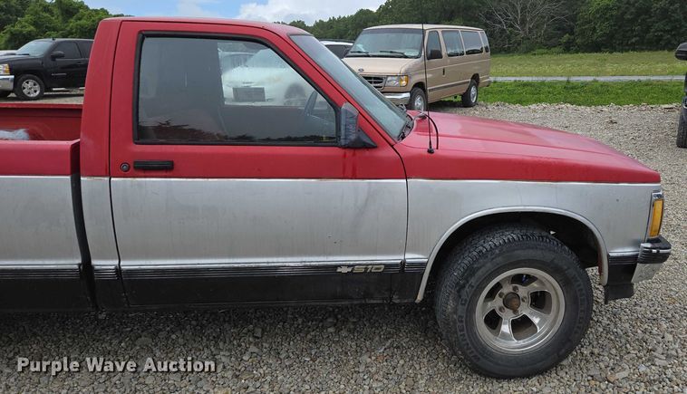 image for item ED2059 1991 Chevrolet S10 pickup truck
