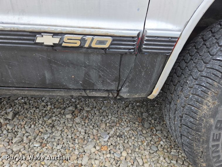 image for item ED2059 1991 Chevrolet S10 pickup truck