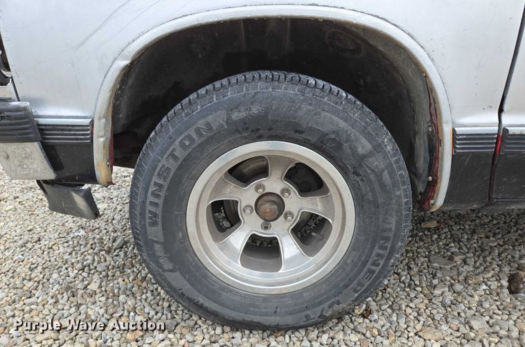 image for item ED2059 1991 Chevrolet S10 pickup truck