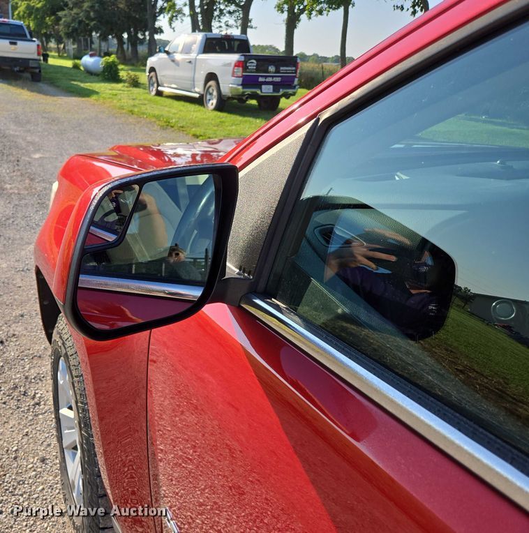 image for item ED2063 2016 Chevrolet Colorado Crew Cab pickup truck