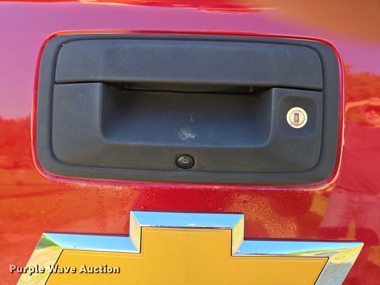 image for item ED2063 2016 Chevrolet Colorado Crew Cab pickup truck