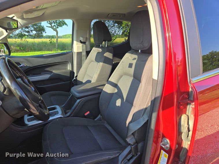 image for item ED2063 2016 Chevrolet Colorado Crew Cab pickup truck