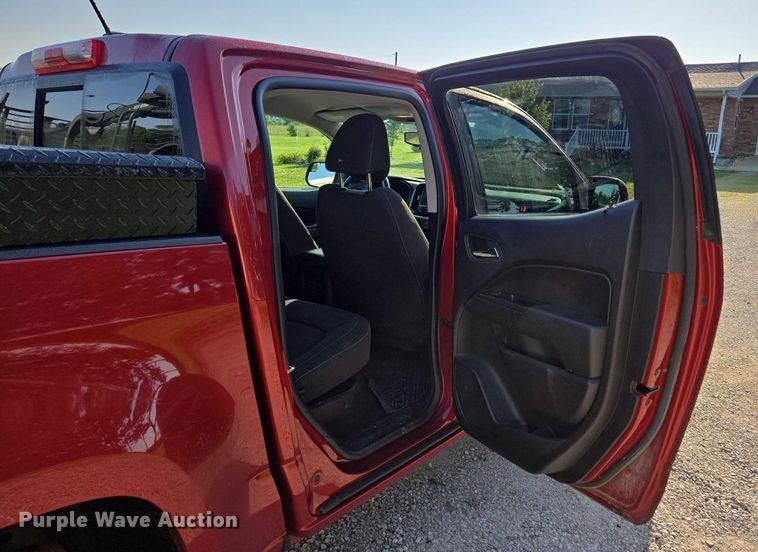 image for item ED2063 2016 Chevrolet Colorado Crew Cab pickup truck