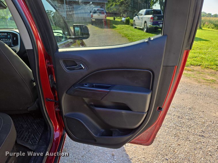 image for item ED2063 2016 Chevrolet Colorado Crew Cab pickup truck