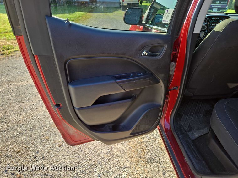 image for item ED2063 2016 Chevrolet Colorado Crew Cab pickup truck