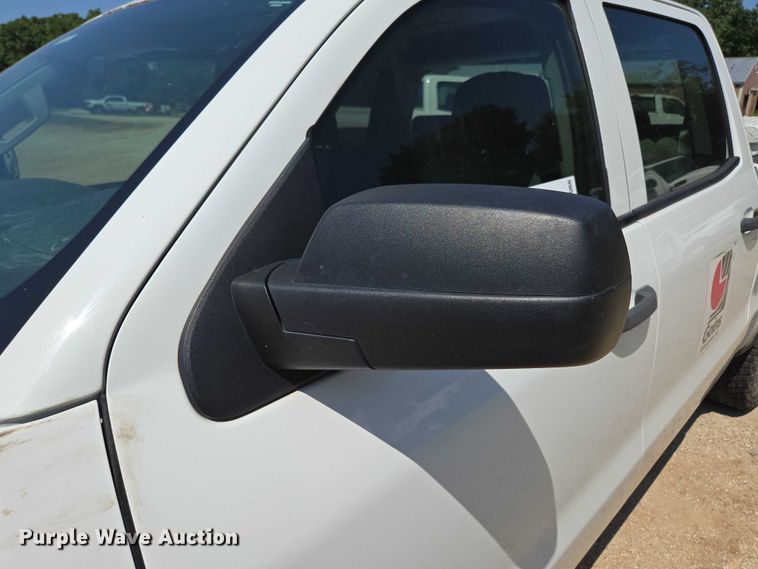 image for item ED2066 2015 Chevrolet Silverado 1500 Crew Cab pickup truck