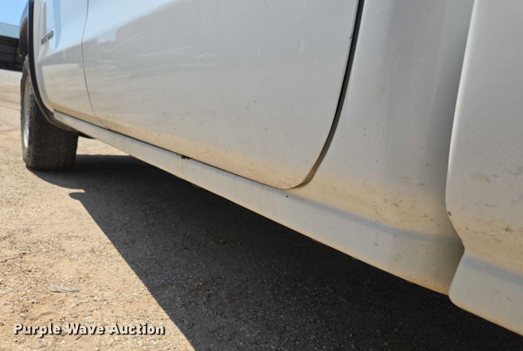 image for item ED2066 2015 Chevrolet Silverado 1500 Crew Cab pickup truck