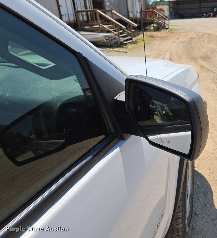 image for item ED2066 2015 Chevrolet Silverado 1500 Crew Cab pickup truck