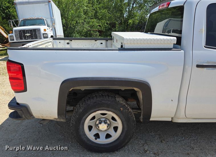 image for item ED2066 2015 Chevrolet Silverado 1500 Crew Cab pickup truck