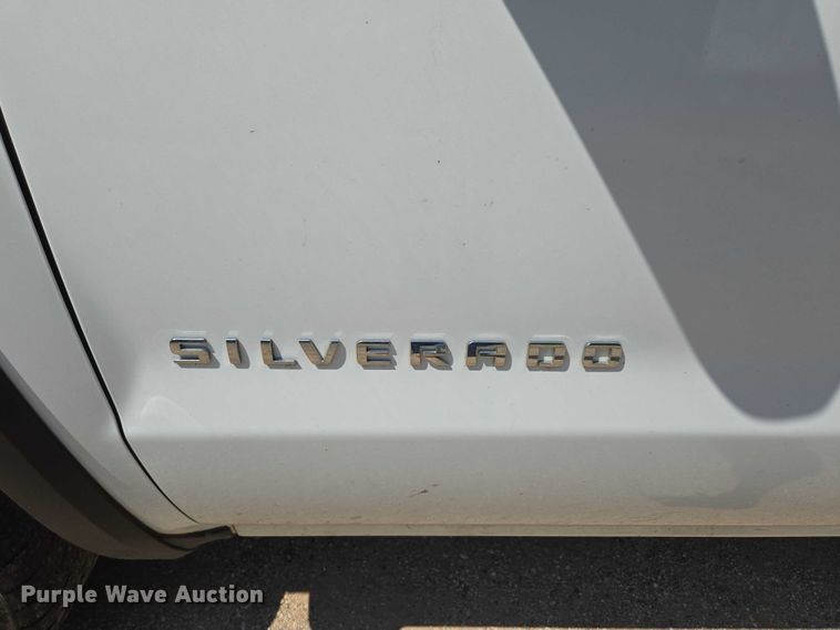 image for item ED2066 2015 Chevrolet Silverado 1500 Crew Cab pickup truck