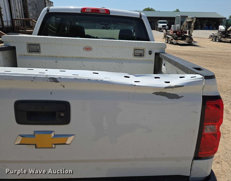 image for item ED2066 2015 Chevrolet Silverado 1500 Crew Cab pickup truck