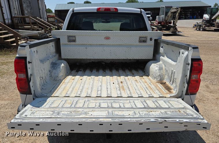 image for item ED2066 2015 Chevrolet Silverado 1500 Crew Cab pickup truck