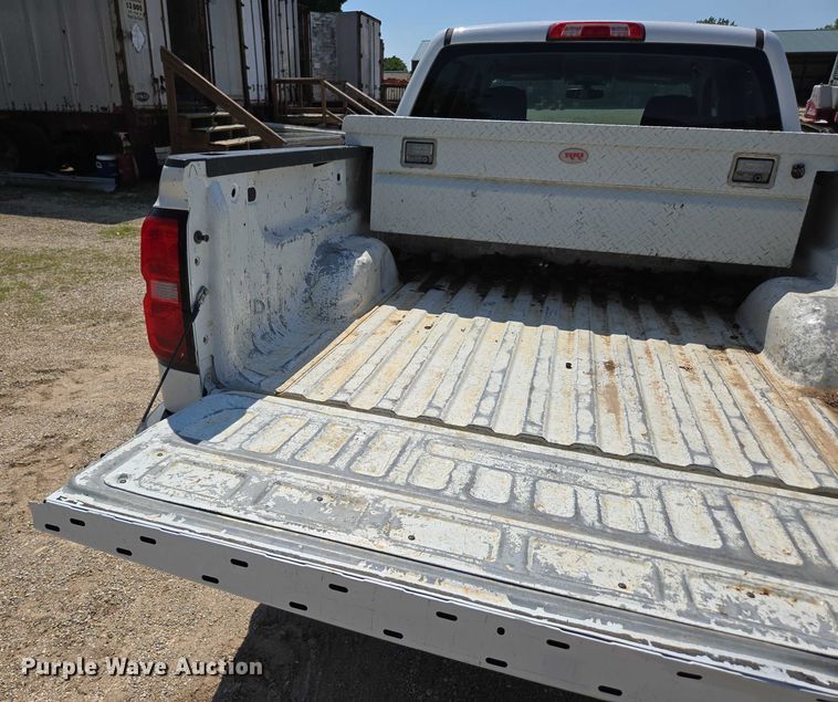 image for item ED2066 2015 Chevrolet Silverado 1500 Crew Cab pickup truck