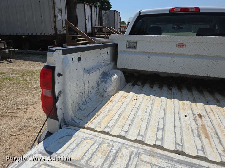 image for item ED2066 2015 Chevrolet Silverado 1500 Crew Cab pickup truck