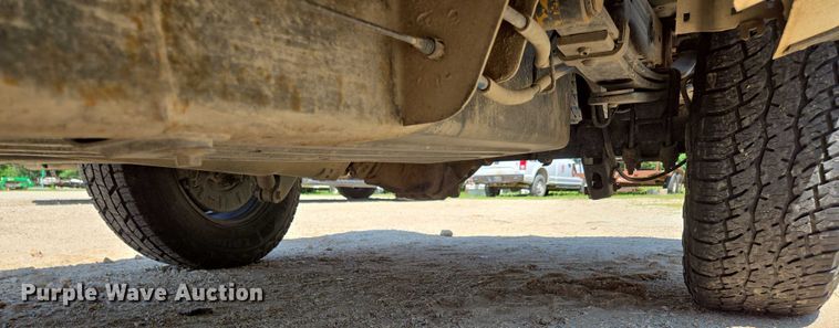 image for item ED2066 2015 Chevrolet Silverado 1500 Crew Cab pickup truck