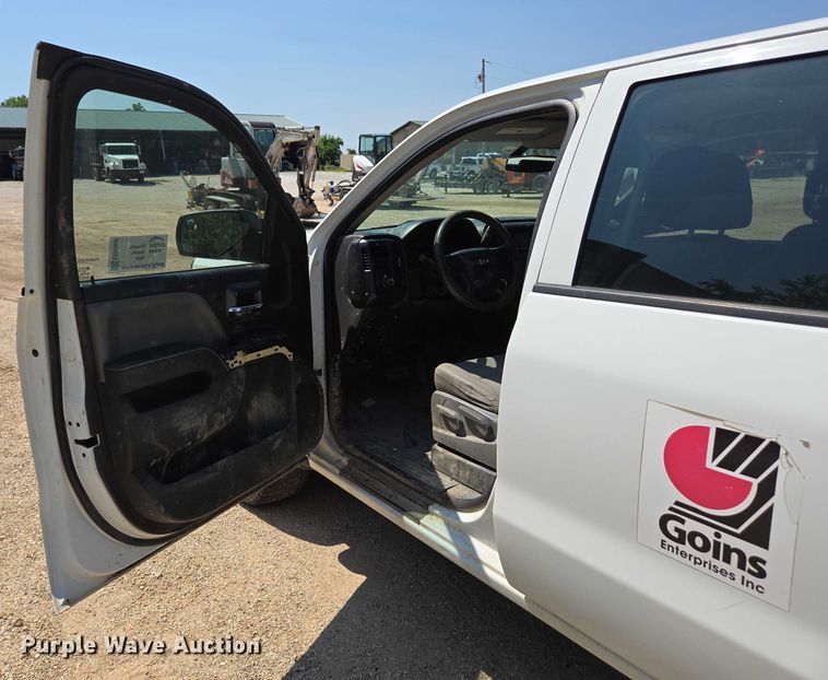 image for item ED2066 2015 Chevrolet Silverado 1500 Crew Cab pickup truck