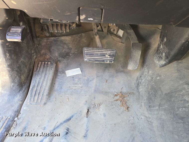 image for item ED2066 2015 Chevrolet Silverado 1500 Crew Cab pickup truck