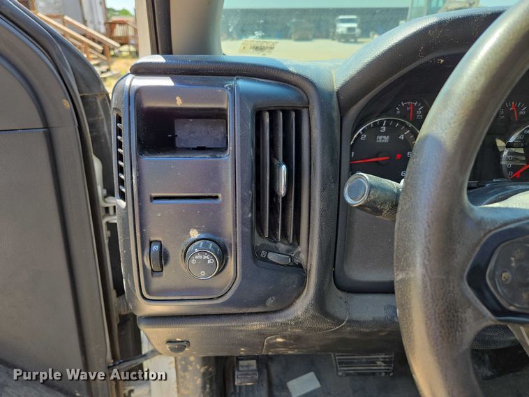 image for item ED2066 2015 Chevrolet Silverado 1500 Crew Cab pickup truck