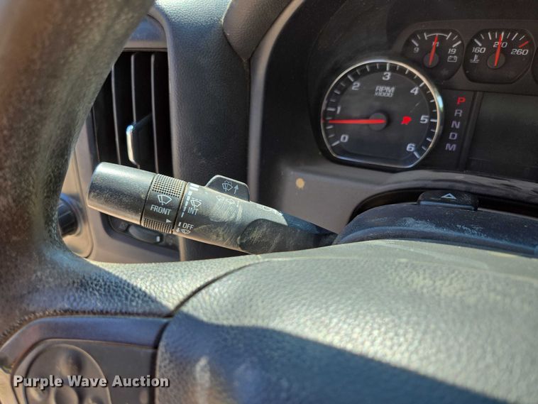 image for item ED2066 2015 Chevrolet Silverado 1500 Crew Cab pickup truck