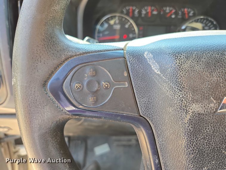 image for item ED2066 2015 Chevrolet Silverado 1500 Crew Cab pickup truck