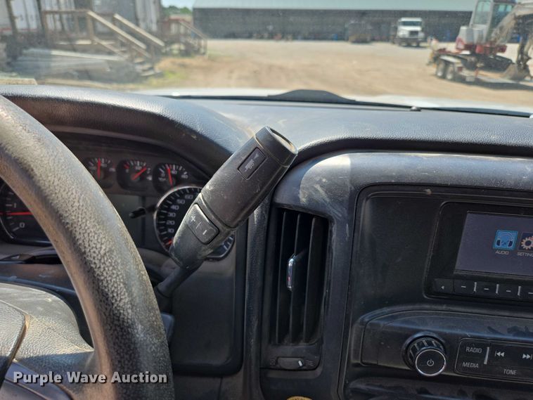 image for item ED2066 2015 Chevrolet Silverado 1500 Crew Cab pickup truck