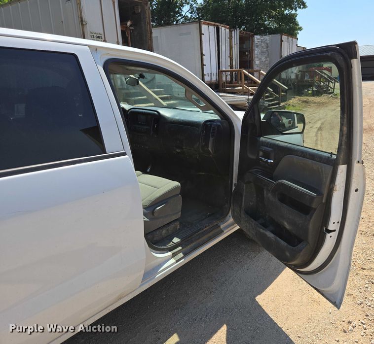 image for item ED2066 2015 Chevrolet Silverado 1500 Crew Cab pickup truck