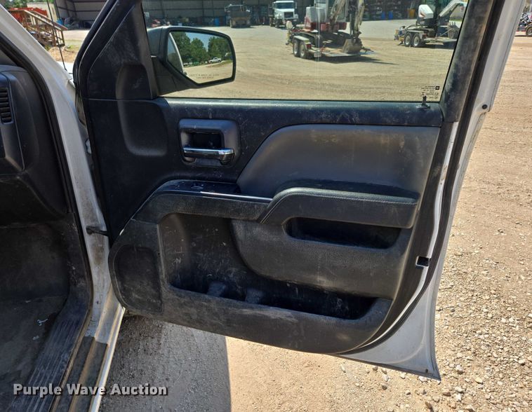 image for item ED2066 2015 Chevrolet Silverado 1500 Crew Cab pickup truck