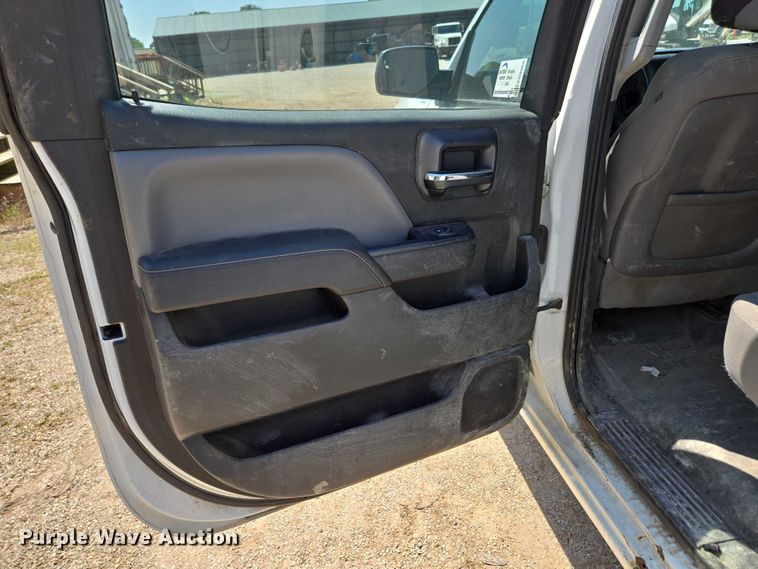 image for item ED2066 2015 Chevrolet Silverado 1500 Crew Cab pickup truck